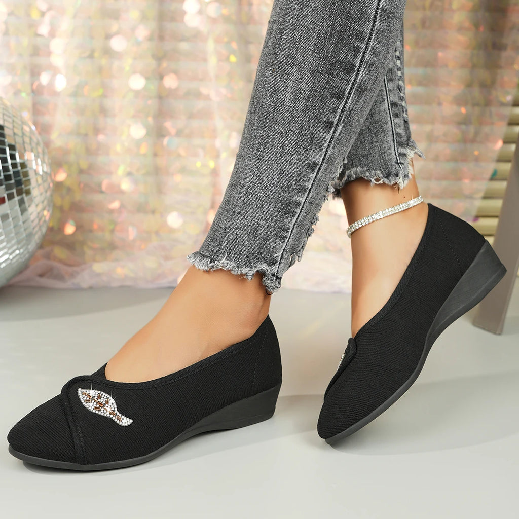 Women's Elegant Rhinestone Flat Shoes 2025 New Vamps Wrap Design Slip-On Casual Shoes Comfortable Walking Flats Plus Size